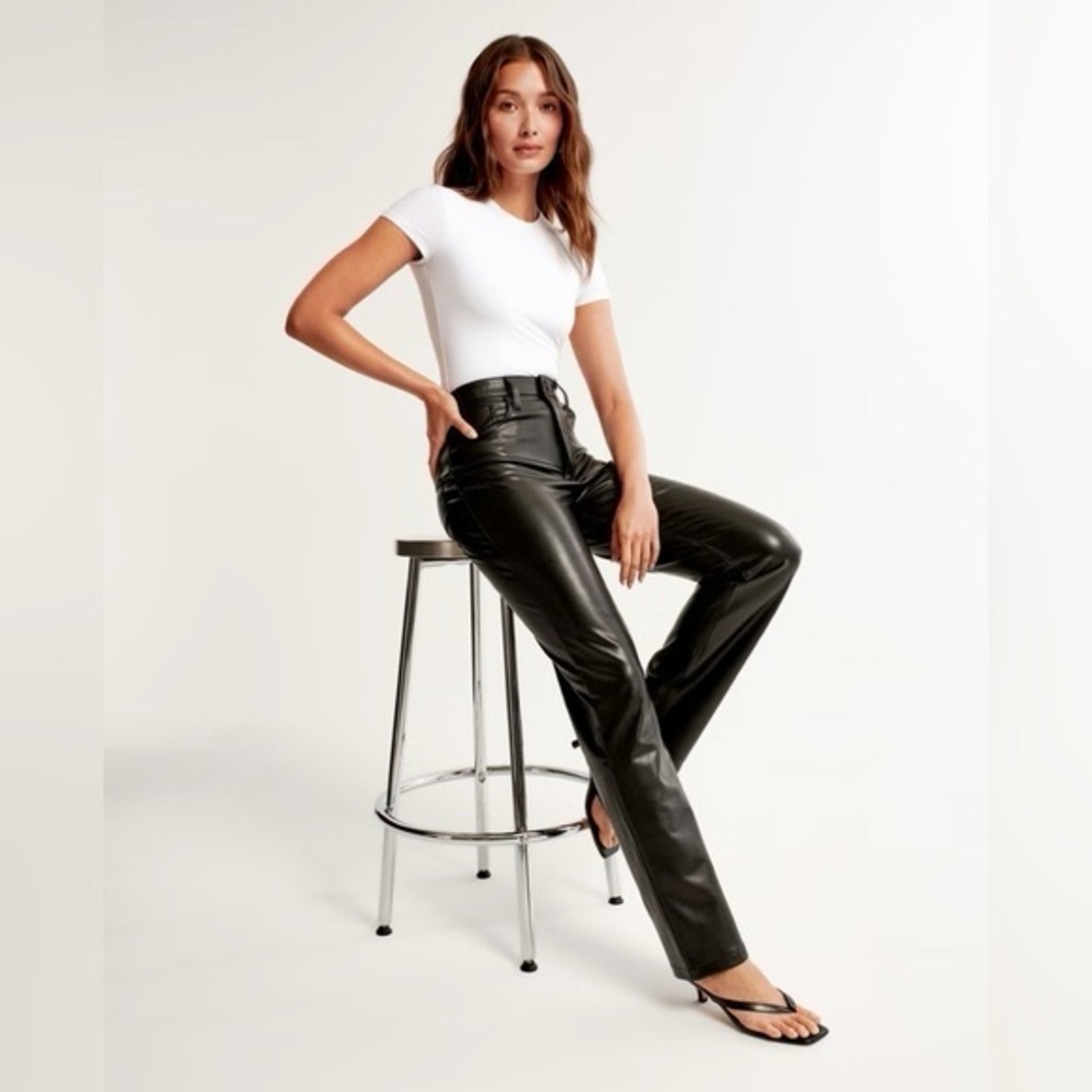ABERCROMBIE Vegan Leather 90s Straight Pant black size 26